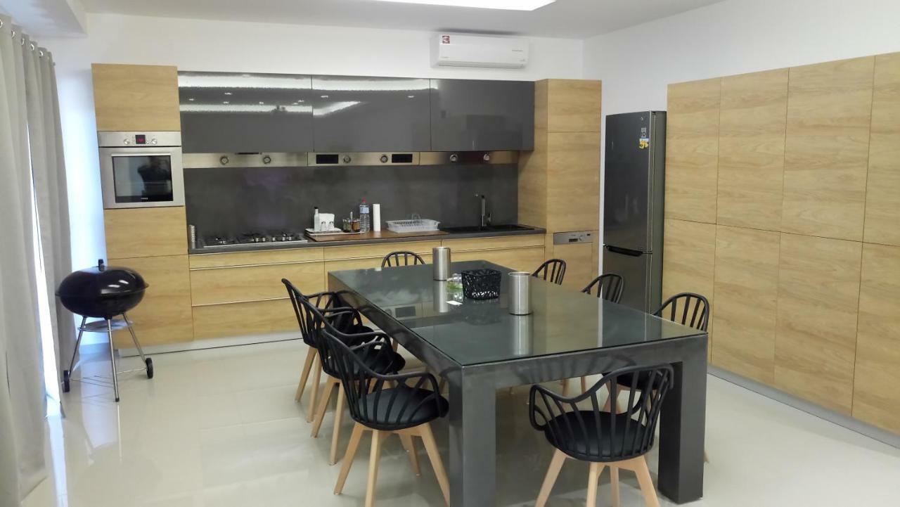 Heraklion Airport Family Lux Apartment エクステリア 写真