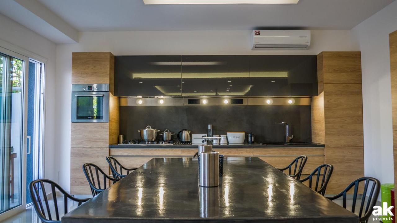 Heraklion Airport Family Lux Apartment エクステリア 写真
